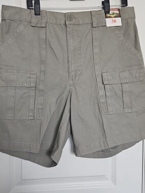 NWT Weekenders Men's Cargo Shorts Size 38 , 7.5 in Inseam Grey